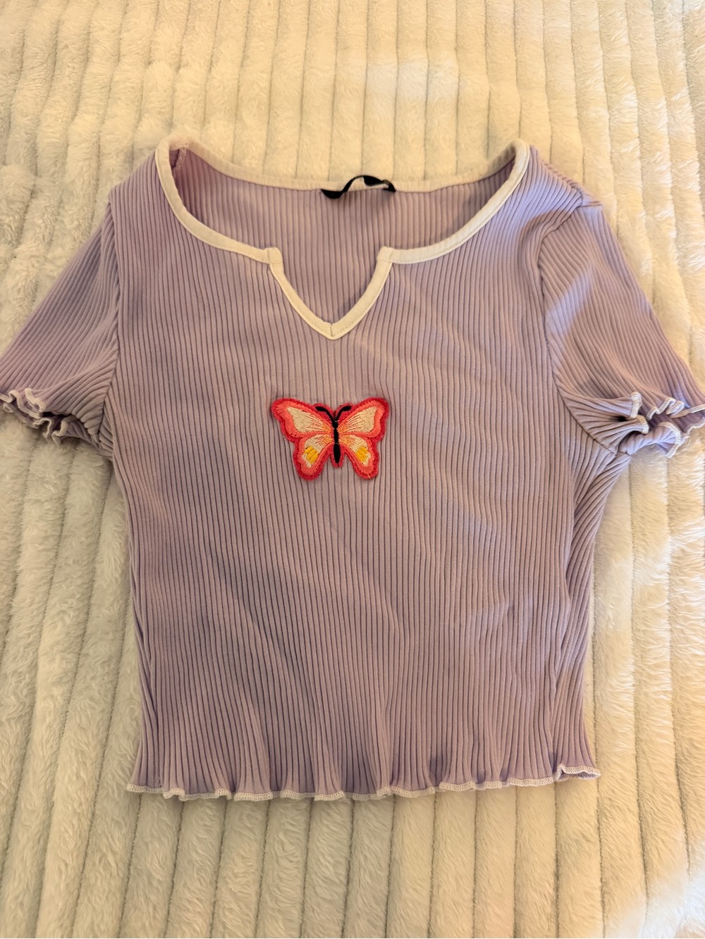 SHEIN Lilac Ribbed Butterfly Crop Top with Contrast Trim